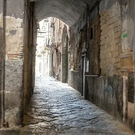 Vecchia - Tribunali Nápoly